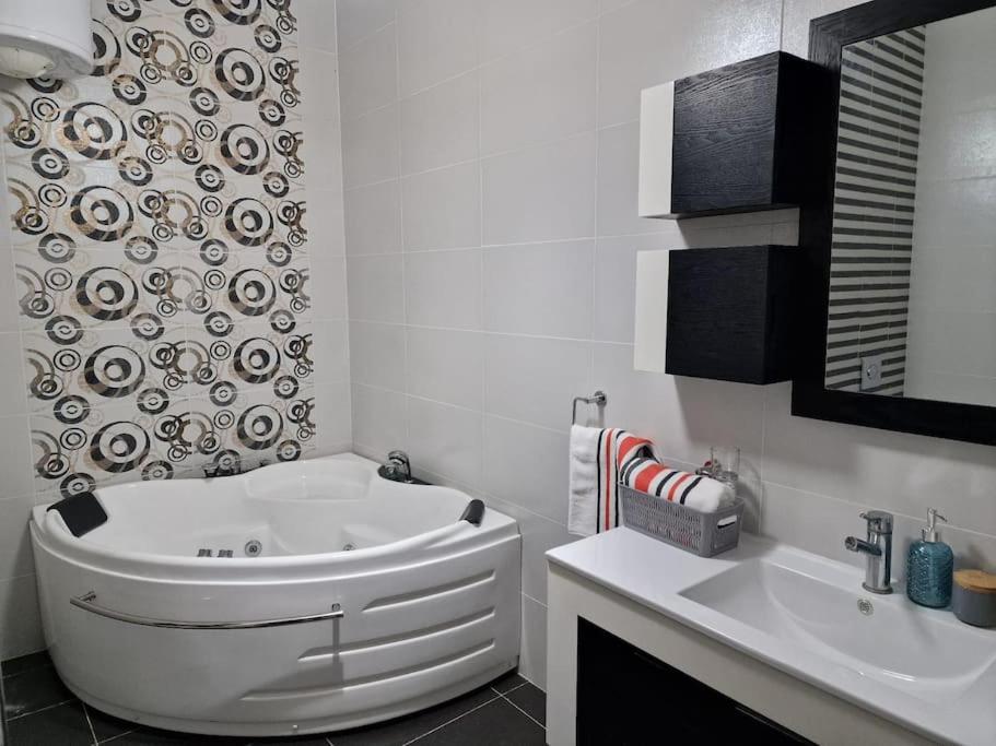 City Center Properties - Modern Two Bedroom Apartment With A Hot Tub And Amazing Location 圣保罗湾城 外观 照片