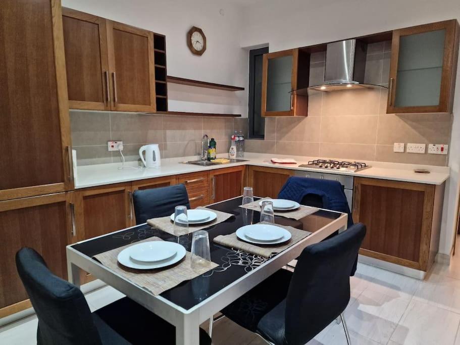 City Center Properties - Modern Two Bedroom Apartment With A Hot Tub And Amazing Location 圣保罗湾城 外观 照片