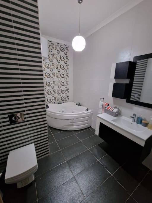City Center Properties - Modern Two Bedroom Apartment With A Hot Tub And Amazing Location 圣保罗湾城 外观 照片